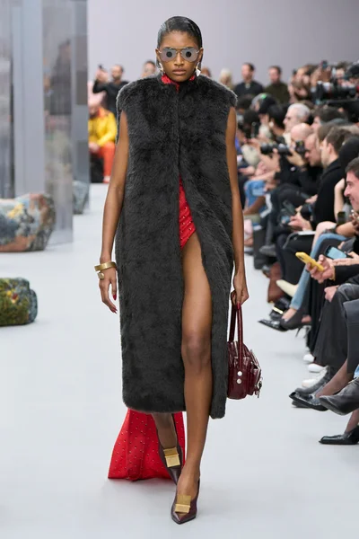 Look 13